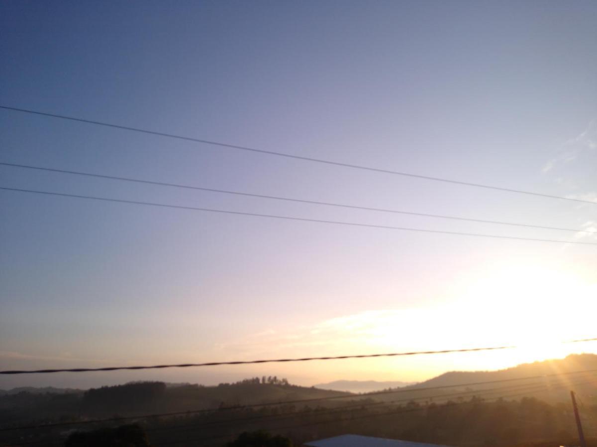 Paraiso Em Serra Negra Lindoia Com Linda Paisagem Zewnętrze zdjęcie