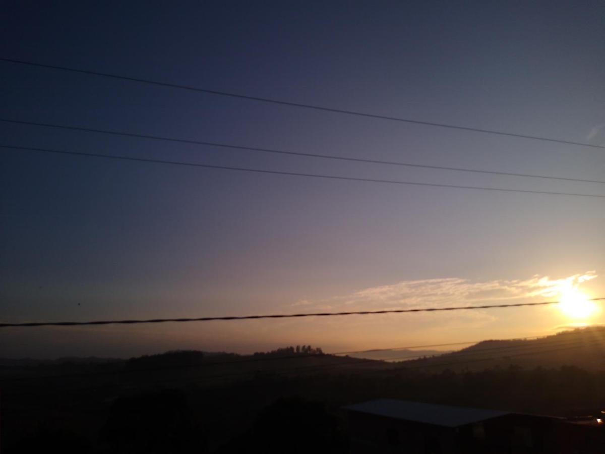 Paraiso Em Serra Negra Lindoia Com Linda Paisagem Zewnętrze zdjęcie